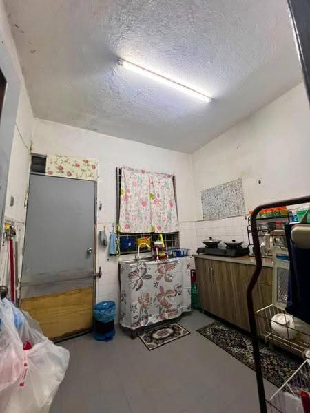 Rumah Teres 2-Tingkat untuk Dijual di Saleng (Senai) - Max Yee - Kitchen - PropertyGuru.com.my