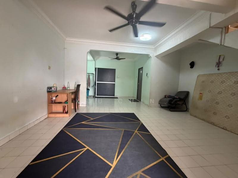 Rumah Teres 2-Tingkat untuk Dijual di Taman Mesra (Kulai) - Kuu Chin - Living Room - PropertyGuru.com.my