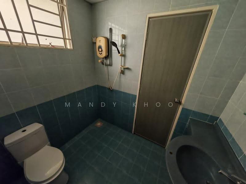 Kondominium untuk Disewa di Platinum Lake PV 10 - Mandy Khoo - Bathroom - PropertyGuru.com.my