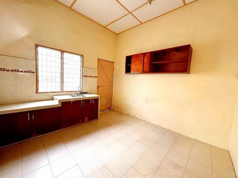 1-storey Terraced House for Sale in Jelutong (Penang) - Ping Koay - Kitchen - PropertyGuru.com.my