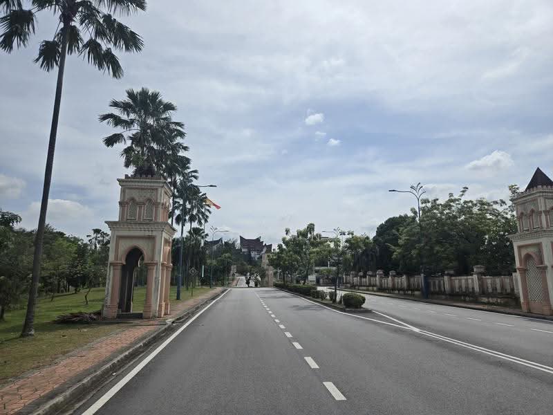 Semi-Detached House for Sale in Shah Alam (Selangor) - Mohgan . - Exterior - PropertyGuru.com.my