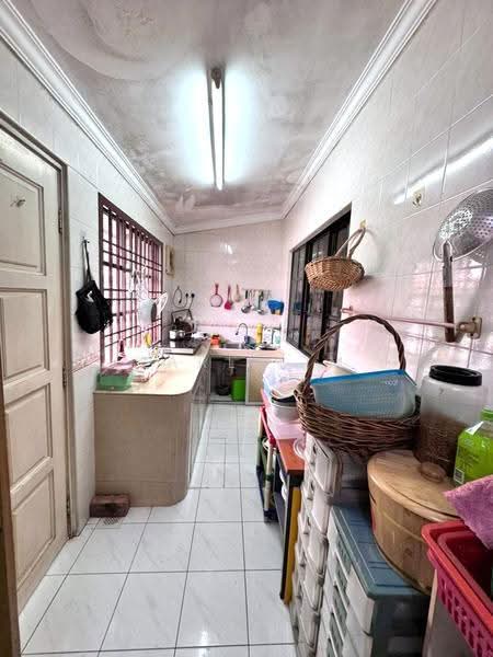 Rumah Teres 1.5-Tingkat untuk Dijual di Taman Pelangi Indah (Ulu Tiram) - Karl Lim - Kitchen - PropertyGuru.com.my