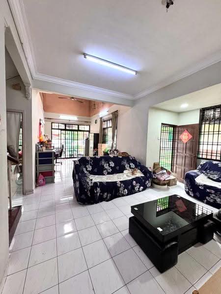 Rumah Teres 1.5-Tingkat untuk Dijual di Taman Pelangi Indah (Ulu Tiram) - Karl Lim - Living Room - PropertyGuru.com.my