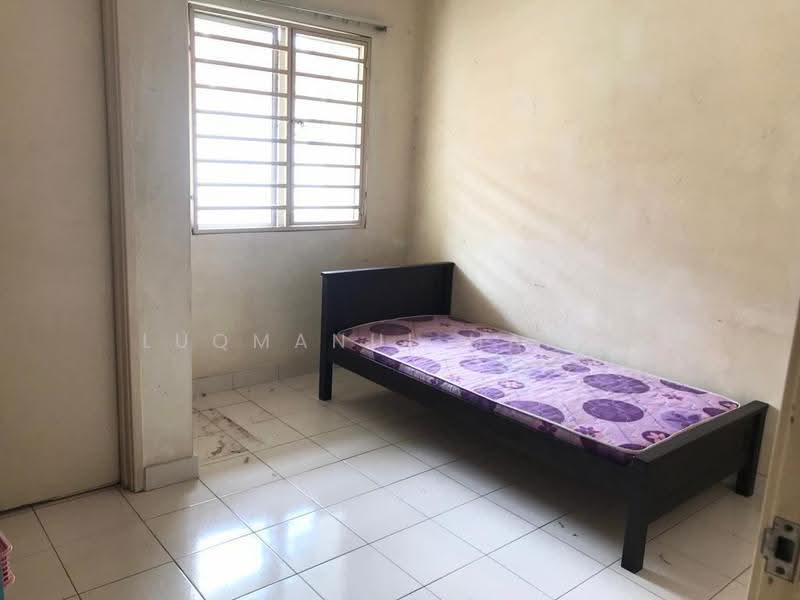 Rumah Teres 2.5-Tingkat untuk Dijual di Bandar Putra Permai (Seri Kembangan) - Luqmanul Hakim - Bedroom - PropertyGuru.com.my