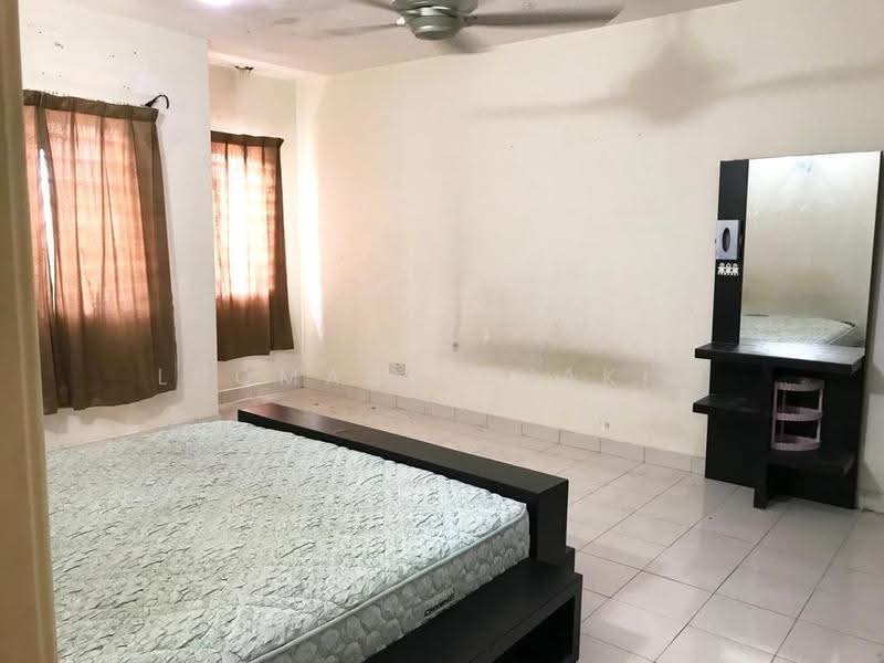 Rumah Teres 2.5-Tingkat untuk Dijual di Bandar Putra Permai (Seri Kembangan) - Luqmanul Hakim - Bedroom - PropertyGuru.com.my
