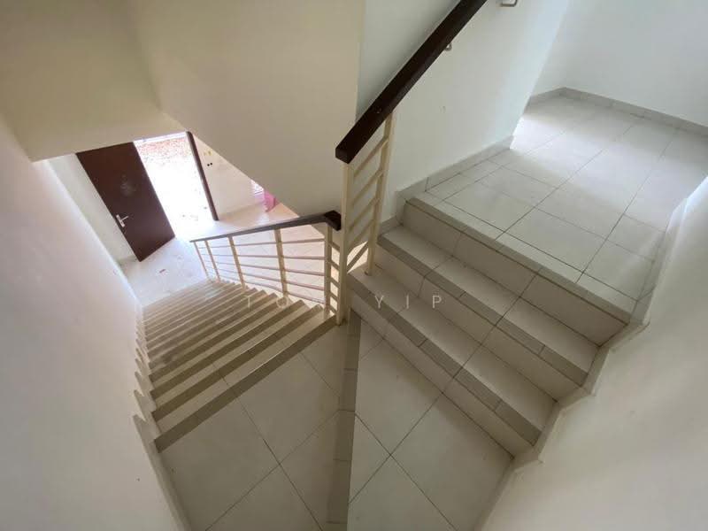 Rumah Teres 2-Tingkat untuk Dijual di M Residence 2 (Rawang) - Tom Yip - Entrance - PropertyGuru.com.my