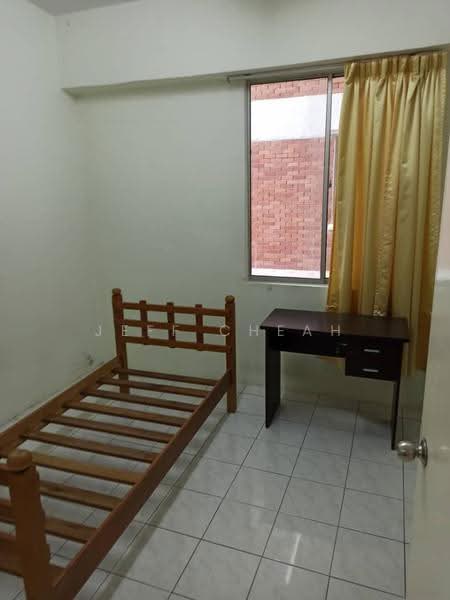 Kondominium untuk Disewa di Green Acre - Jeff Cheah - Bedroom - PropertyGuru.com.my