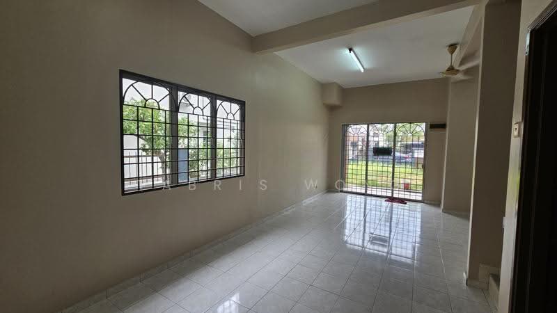 Terraced House for Rent in Bandar Puteri Klang (Klang) - Tabris Wong - Living Room - PropertyGuru.com.my