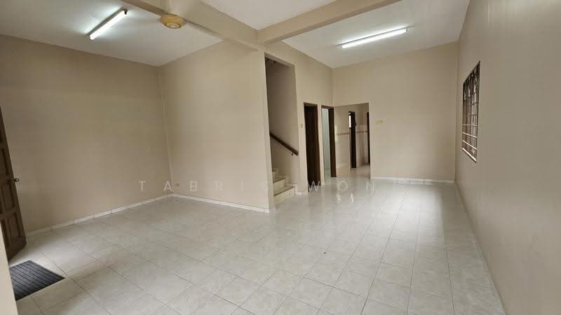 Terraced House for Rent in Bandar Puteri Klang (Klang) - Tabris Wong - Living Room - PropertyGuru.com.my