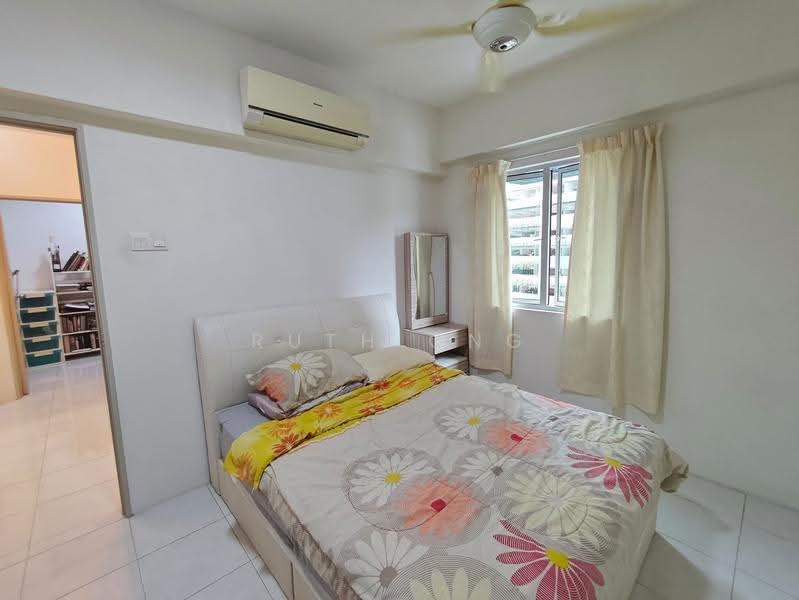 Pangsapuri untuk Dijual di Taman Bukit Erskine - Ruth Ong - Bedroom - PropertyGuru.com.my