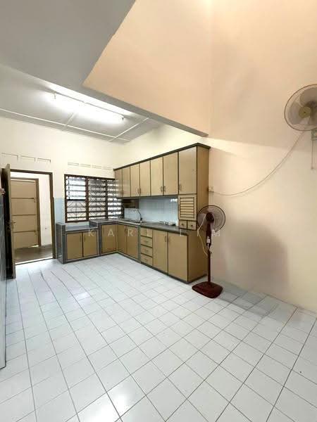 1-storey Terraced House for Sale in Taman Johor Jaya (Johor Bahru) - Karl Lim - Kitchen - PropertyGuru.com.my