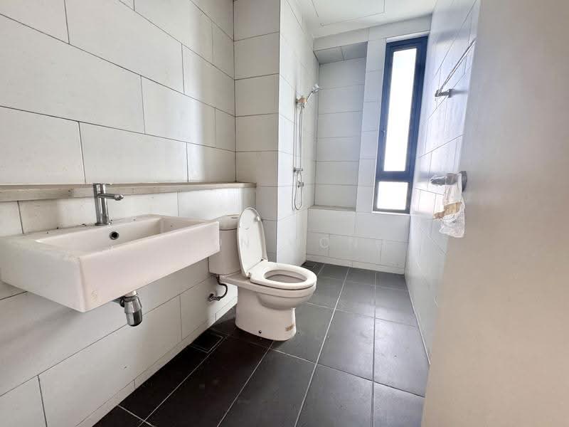 Rumah Teres untuk Dijual di Tamansari (Rawang) - LEON WONG - Bathroom - PropertyGuru.com.my