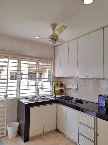 2-storey Terraced House for Rent in Bandar Putra Permai (Seri Kembangan) - Jackson Lee - Kitchen - PropertyGuru.com.my