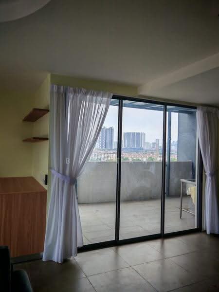 Kediaman Servis untuk Disewa di Suite Enesta - Ben Tan - Balcony - PropertyGuru.com.my