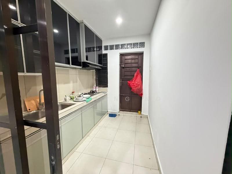 Rumah Teres 2-Tingkat untuk Disewa di Bandar Indahpura (Kulai) - Austing Ng - Kitchen - PropertyGuru.com.my