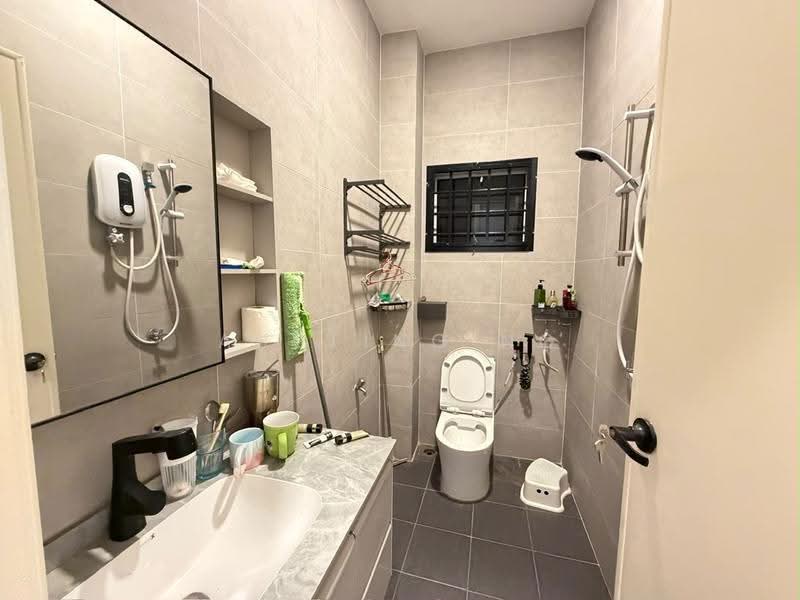 Rumah Teres 2-Tingkat untuk Disewa di Bandar Indahpura (Kulai) - Austing Ng - Bathroom - PropertyGuru.com.my