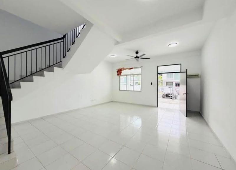 Rumah Teres 2-Tingkat untuk Disewa di Taman Scientex Rawang (Rawang) - Kwong Xiao Wei - Living Room - PropertyGuru.com.my