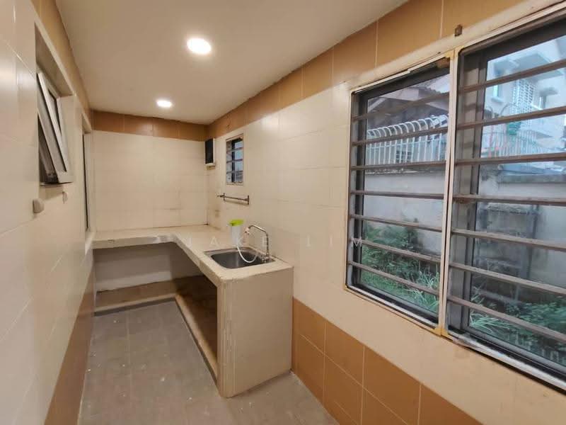 Rumah Teres 2.5-Tingkat untuk Dijual di Taman Bukit Serdang (Seri Kembangan) - Jake Lim - PropertyGuru.com.my