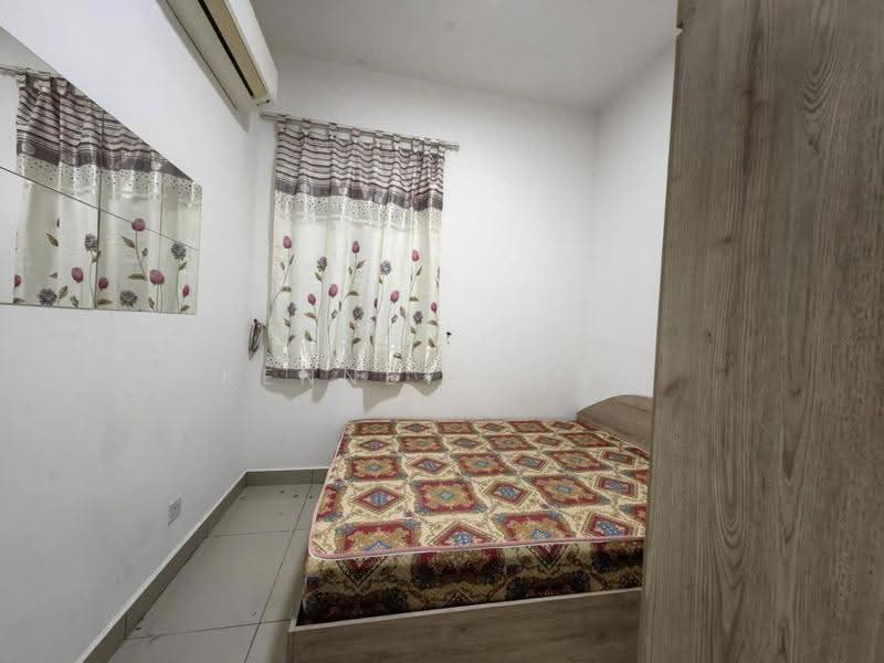 Kediaman Servis untuk Disewa di Meridin Bayvue Serviced Apartment - Kenneth Tan - Bedroom - PropertyGuru.com.my