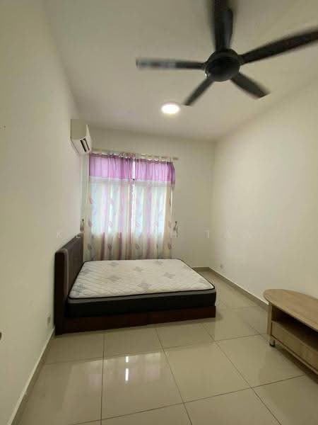 Kediaman Servis untuk Disewa di Meridin Bayvue Serviced Apartment - Kenneth Tan - Bedroom - PropertyGuru.com.my
