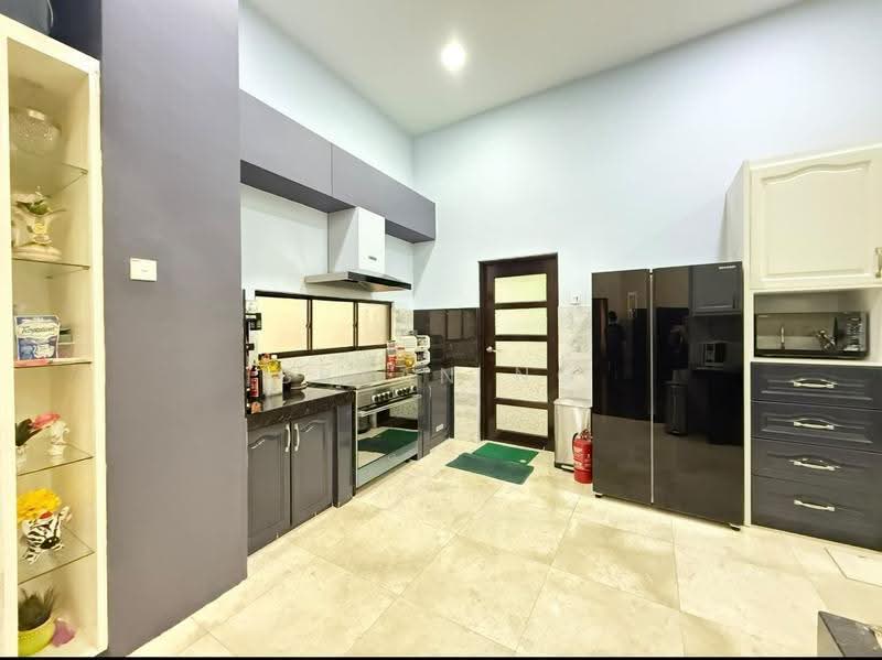 Bungalow House untuk Disewa di Country Heights (Kajang) - Bryan Ng - Kitchen - PropertyGuru.com.my