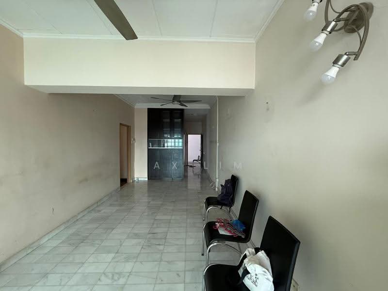 Rumah Flat untuk Dijual di Taman Seri Damai - Max Lim - Living Room - PropertyGuru.com.my