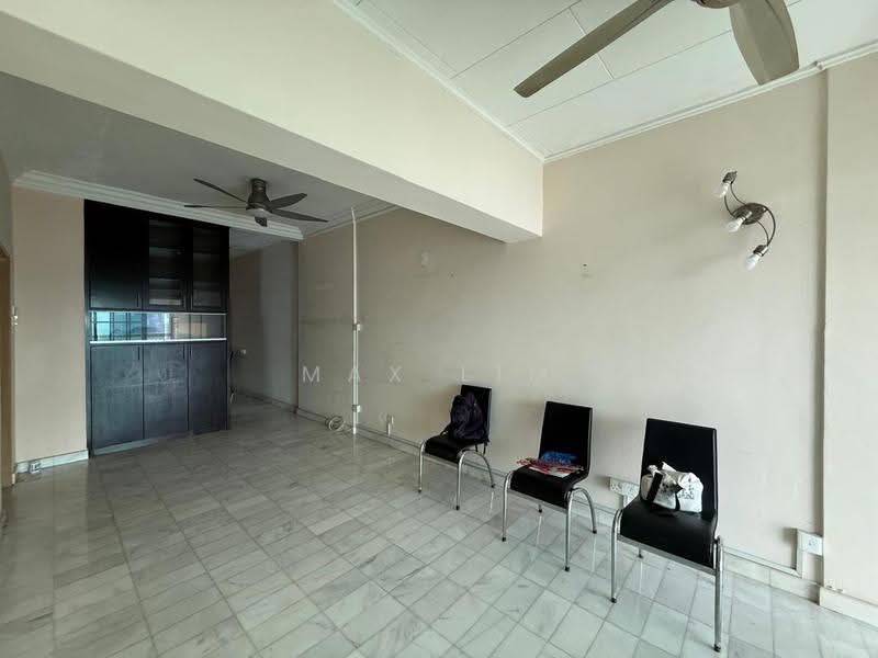 Rumah Flat untuk Dijual di Taman Seri Damai - Max Lim - Living Room - PropertyGuru.com.my