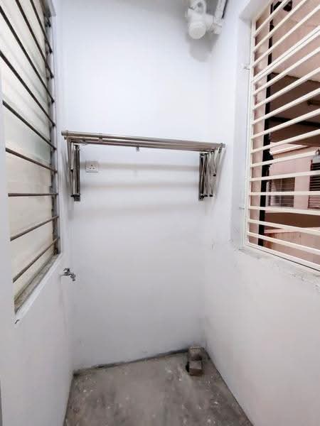Apartment for Sale at Baiduri Court Apartment - Tan Bee Choo - Balcony - PropertyGuru.com.my