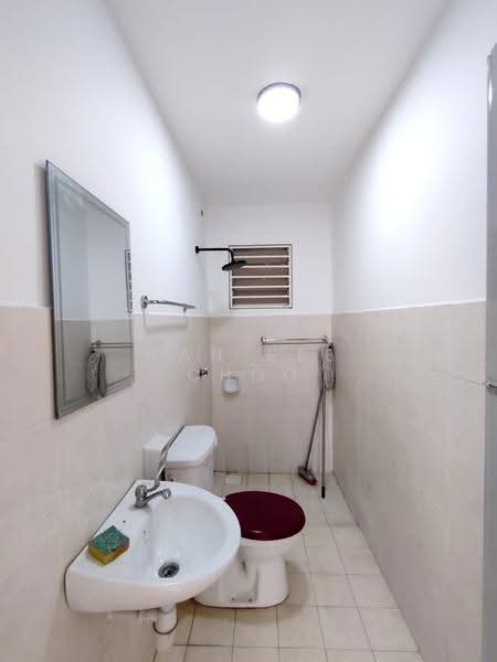 Apartment for Sale at Baiduri Court Apartment - Tan Bee Choo - Bathroom - PropertyGuru.com.my