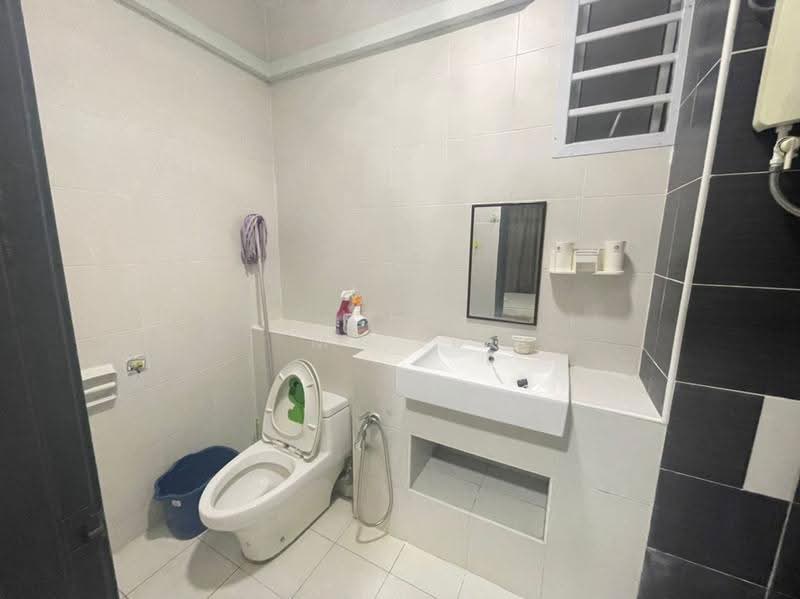 Service Residence for Sale at D'Ambience Residences (Pangsapuri Ikatan Flora) - Mr Lu - Bathroom - PropertyGuru.com.my