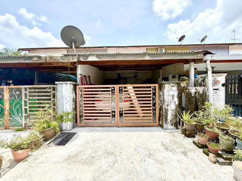 2-storey Terraced House for Sale in Bandar Rinching Seksyen 1 (Semenyih) - Azli Ibrahim - Exterior - PropertyGuru.com.my