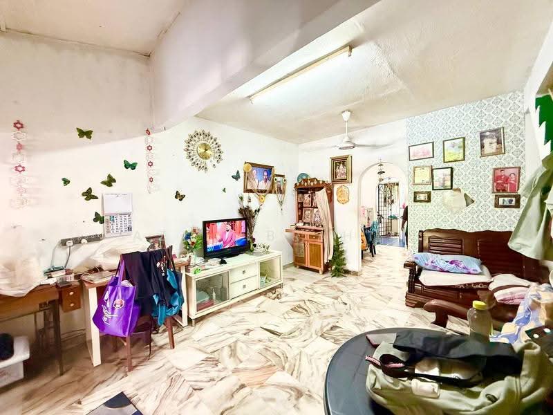 2-storey Terraced House for Sale in Bandar Rinching Seksyen 1 (Semenyih) - Azli Ibrahim - Living Room - PropertyGuru.com.my