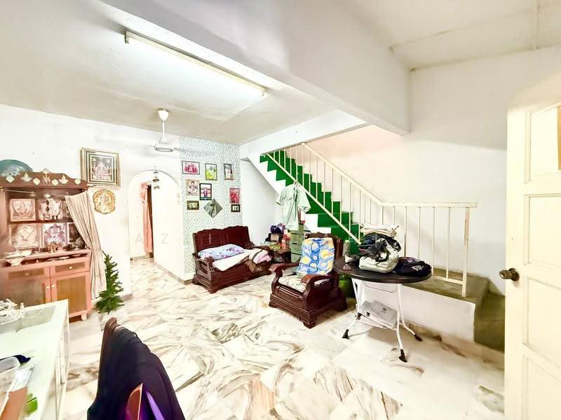 2-storey Terraced House for Sale in Bandar Rinching Seksyen 1 (Semenyih) - Azli Ibrahim - Living Room - PropertyGuru.com.my