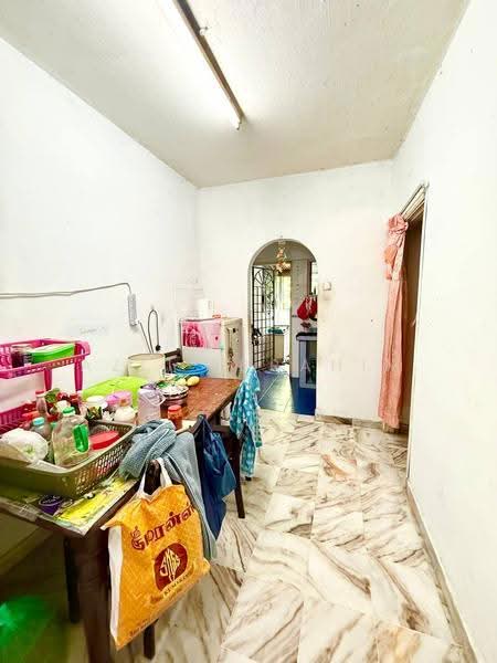 2-storey Terraced House for Sale in Bandar Rinching Seksyen 1 (Semenyih) - Azli Ibrahim - Kitchen - PropertyGuru.com.my