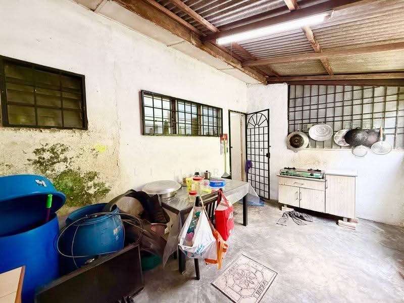 2-storey Terraced House for Sale in Bandar Rinching Seksyen 1 (Semenyih) - Azli Ibrahim - Kitchen - PropertyGuru.com.my