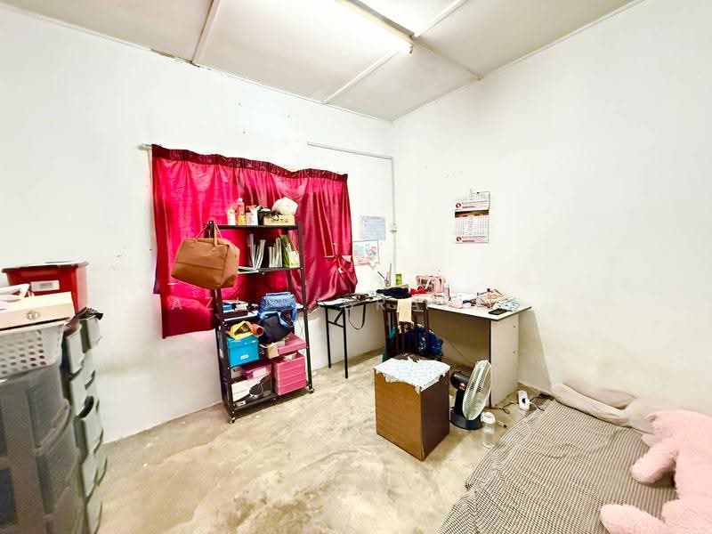 2-storey Terraced House for Sale in Bandar Rinching Seksyen 1 (Semenyih) - Azli Ibrahim - Bedroom - PropertyGuru.com.my