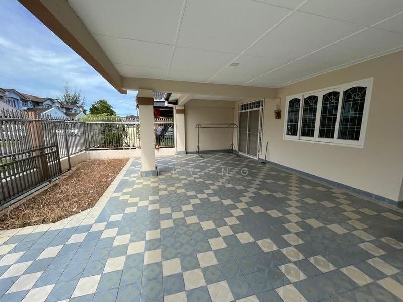 2-storey Terraced House for Rent in Kenny Hill (Kuching) - Lily Ng - Exterior - PropertyGuru.com.my
