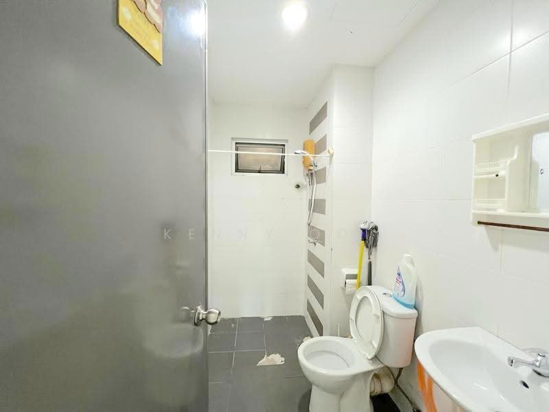 Pangsapuri untuk Dijual di One World 2 (1-Sky) - Kenny Ooi - Bathroom - PropertyGuru.com.my