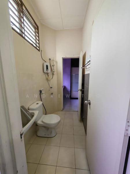 2-storey Terraced House for Sale in Taman Setia Indah (Tebrau) - Andrew Teo - Bathroom - PropertyGuru.com.my