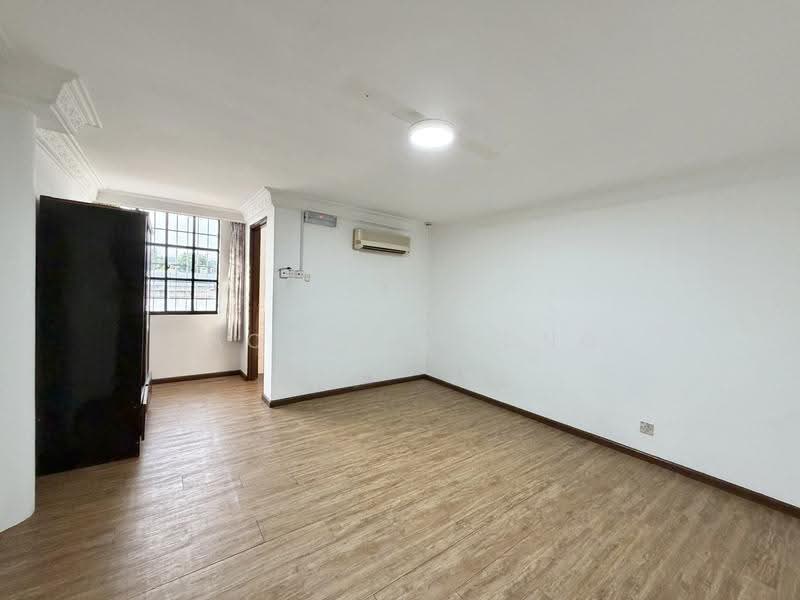 Semi-Detached House for Sale in Kepayan (Kota Kinabalu) - Jacklyn Wong - Ensuite Bedroom (Downstairs) - PropertyGuru.com.my