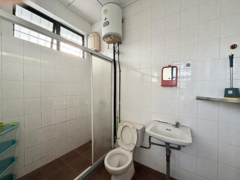 Semi-Detached House for Sale in Kepayan (Kota Kinabalu) - Jacklyn Wong - Master Bathroom - PropertyGuru.com.my