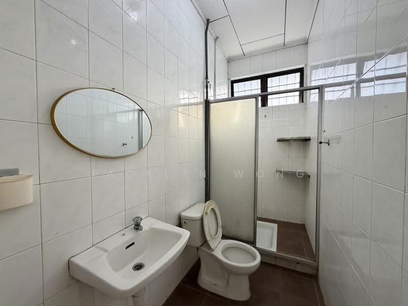 Semi-Detached House for Sale in Kepayan (Kota Kinabalu) - Jacklyn Wong - Common Bathroom (Upstairs) - PropertyGuru.com.my