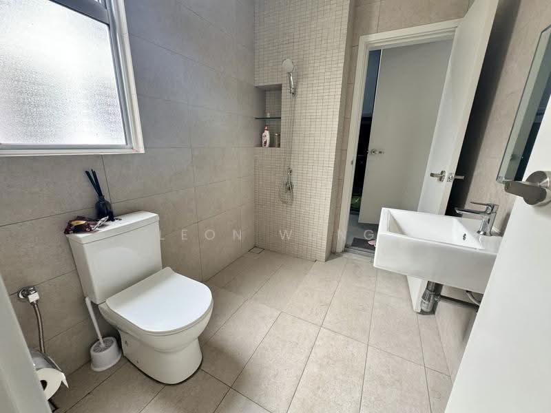 Rumah Teres untuk Dijual di Tamansari (Rawang) - LEON WONG - Bathroom - PropertyGuru.com.my