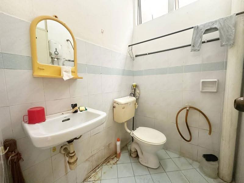 1-storey Terraced House for Sale in Taman Nusa Bestari (Iskandar Puteri (Nusajaya)) - Sharon Ng - Bathroom - PropertyGuru.com.my