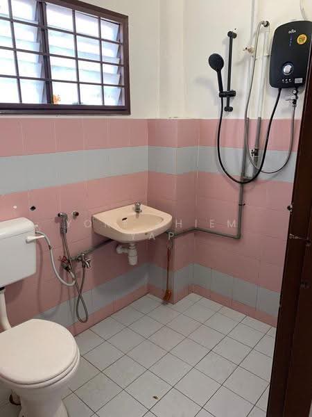 Rumah Teres 2-Tingkat untuk Disewa di Seri Kembangan (Selangor) - Yoke Khiem Yap - Bathroom - PropertyGuru.com.my