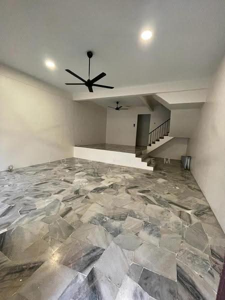 Rumah Teres 2-Tingkat untuk Disewa di Seri Kembangan (Selangor) - Yoke Khiem Yap - Living Room - PropertyGuru.com.my