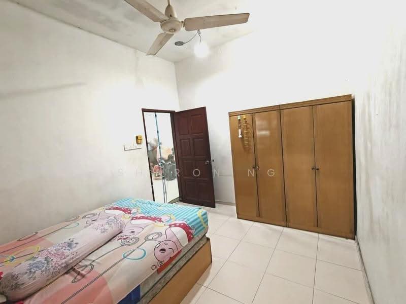 Rumah Teres 1-Tingkat untuk Dijual di Taman Abad (Johor Bahru) - Sharon Ng - Bedroom - PropertyGuru.com.my