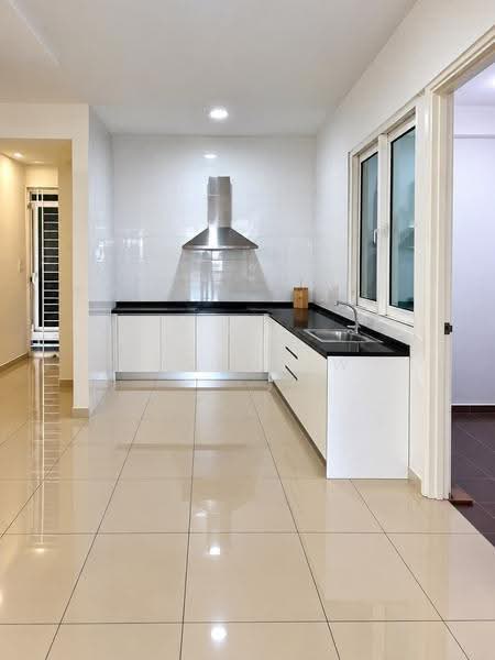 Kondominium untuk Disewa di The Regina - Leon Low - Kitchen - PropertyGuru.com.my