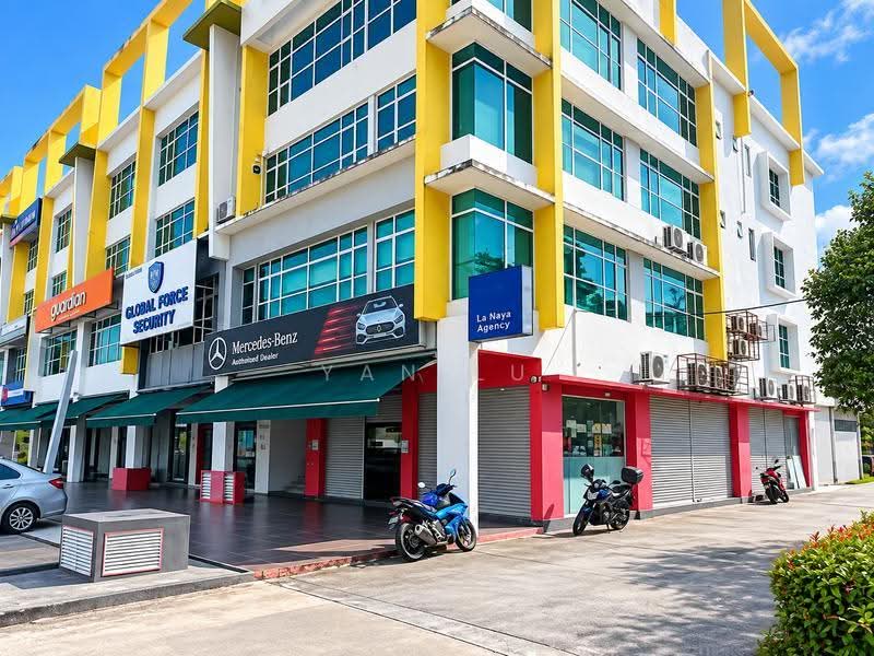Shop / Office for Rent in Jalan Lingkaran Tengah 2 (Ampang) - Yan Lu - Exterior - PropertyGuru.com.my