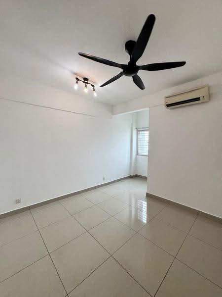 Kondominium untuk Dijual di First Residence (Residensi Unggul) - CH Ng - Interior - PropertyGuru.com.my
